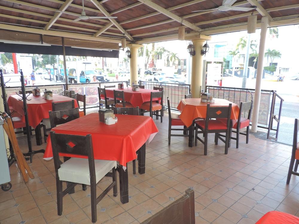 Hotel Hacienda Maria Eugenia אקפולקו מראה חיצוני תמונה