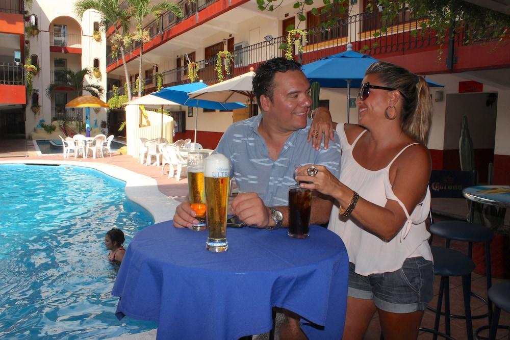 Hotel Hacienda Maria Eugenia אקפולקו מראה חיצוני תמונה
