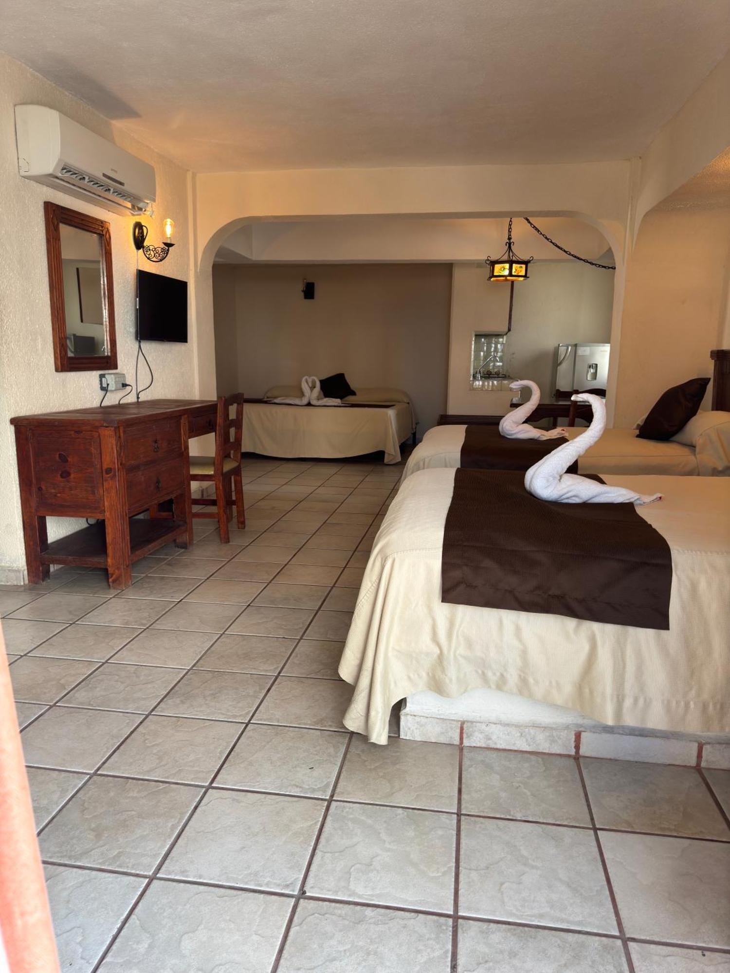 Hotel Hacienda Maria Eugenia אקפולקו מראה חיצוני תמונה