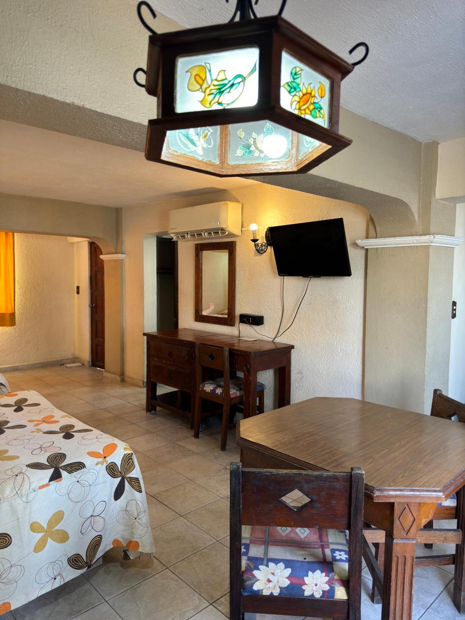 Hotel Hacienda Maria Eugenia אקפולקו מראה חיצוני תמונה