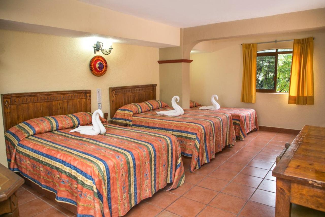 Hotel Hacienda Maria Eugenia אקפולקו מראה חיצוני תמונה